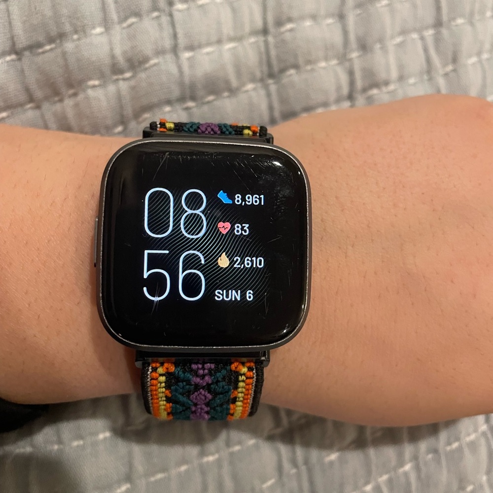 Fitbit Versa 2 - plus band and charger